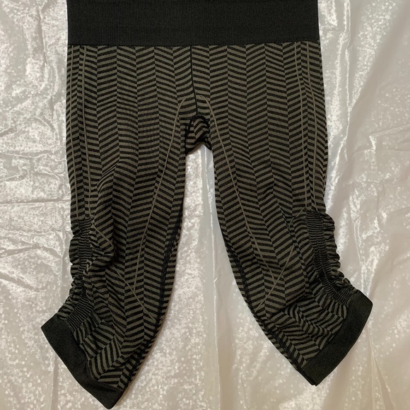 Like New! Lululemon In The Flow II size 6 - Picture 1 of 8